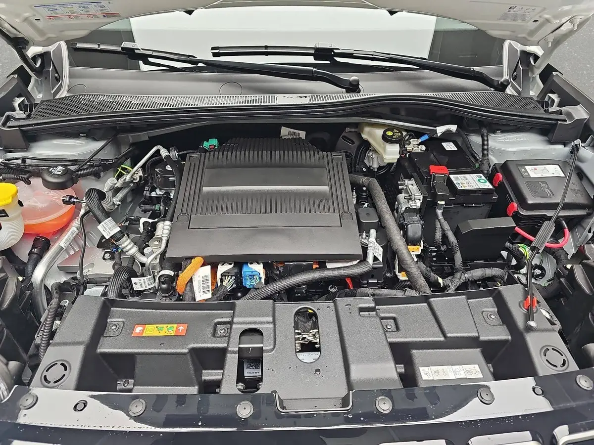 JEEP AVENGER ELEKTRO SUMMIT MJ26 LEDERSITZE INFOTAINMENT & KOMFORTPAKET