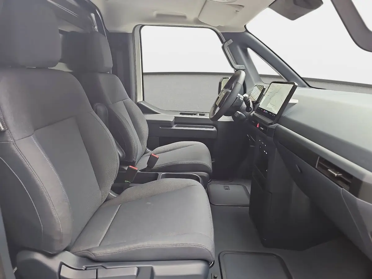 KIA PV5 CARGO L2H1 3T 71.2 KWH PLUS MJ26 WÄRMEPUMPE ALLWETTERREIFEN