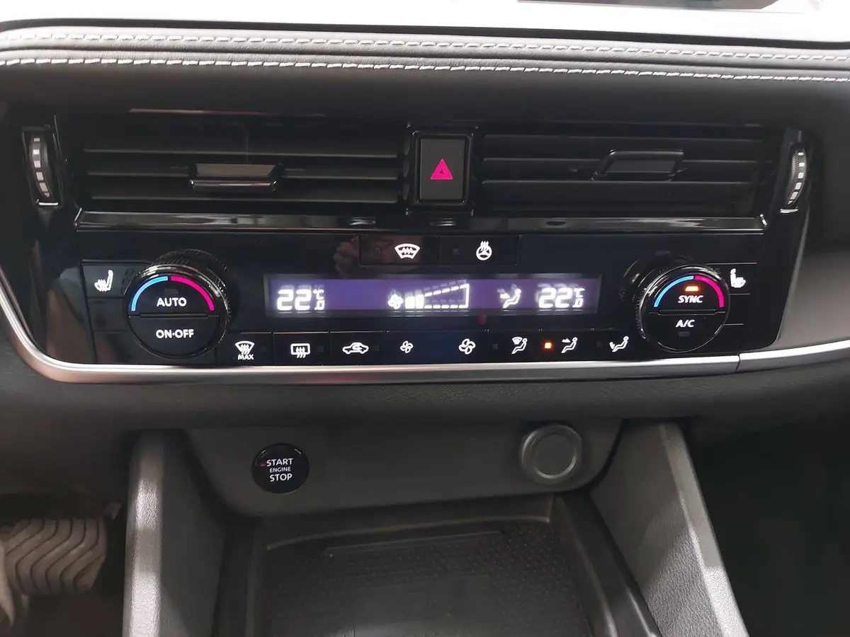 NISSAN QASHQAI 1.3 DIG-T MHEV AUTO. MJ27 N-CONNECTA WINTER EL-HECKKLAPPE PANO