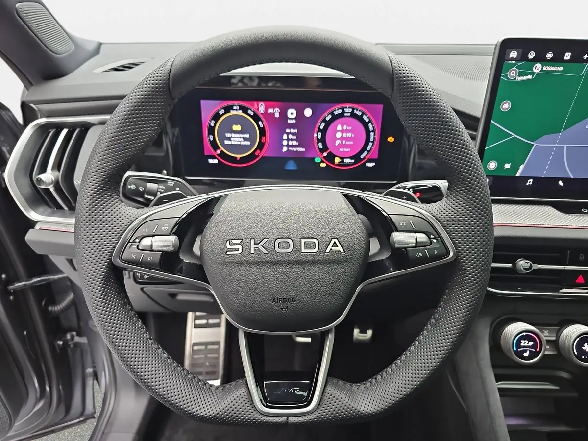 SKODA KODIAQ 1.5 TSI DSG SPORTLINE NAVI LED PANO 7-SITZE KAMERA