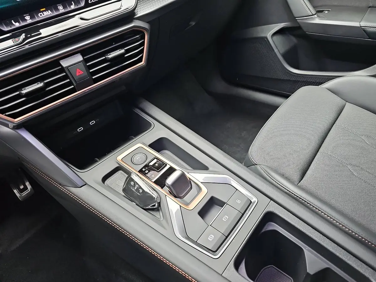 CUPRA LEON 1.5 ETSI DSG LED ACC DCC FULL-LINK WINTER PDC KAME