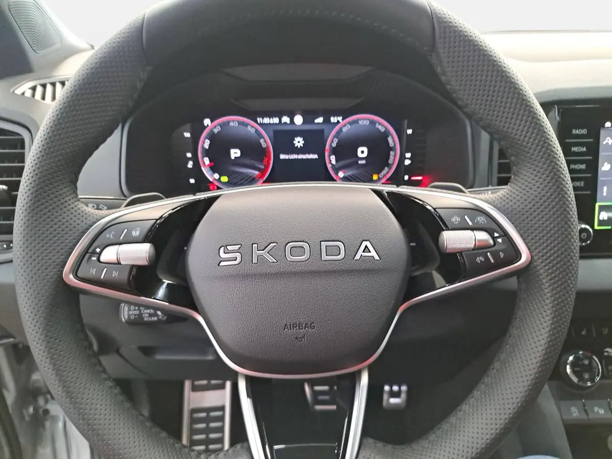 SKODA KAROQ 1.5 TSI DSG SPORTLINE NAVI LED-MATRIX PANO CANTON 