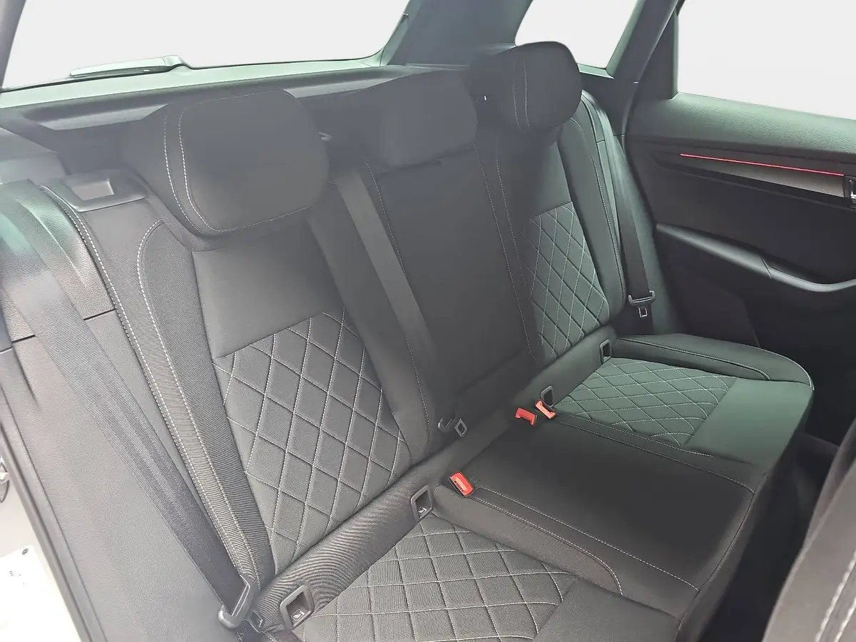 SKODA KAROQ 2.0 TSI DSG SPORTLINE 4X4 MATRIX ACC AHK