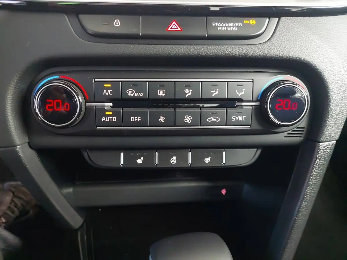 KIA XCEED 1.5 T-GDI DCT7 SPIRIT MJ23 NAVI XCLUSIVE