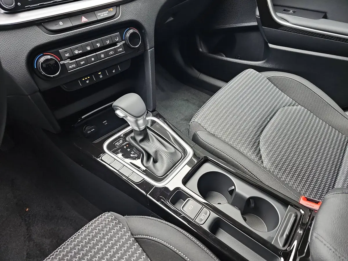 KIA CEED 1.5 T-GDI DCT7 VISION KOMFORT+ SITZH.