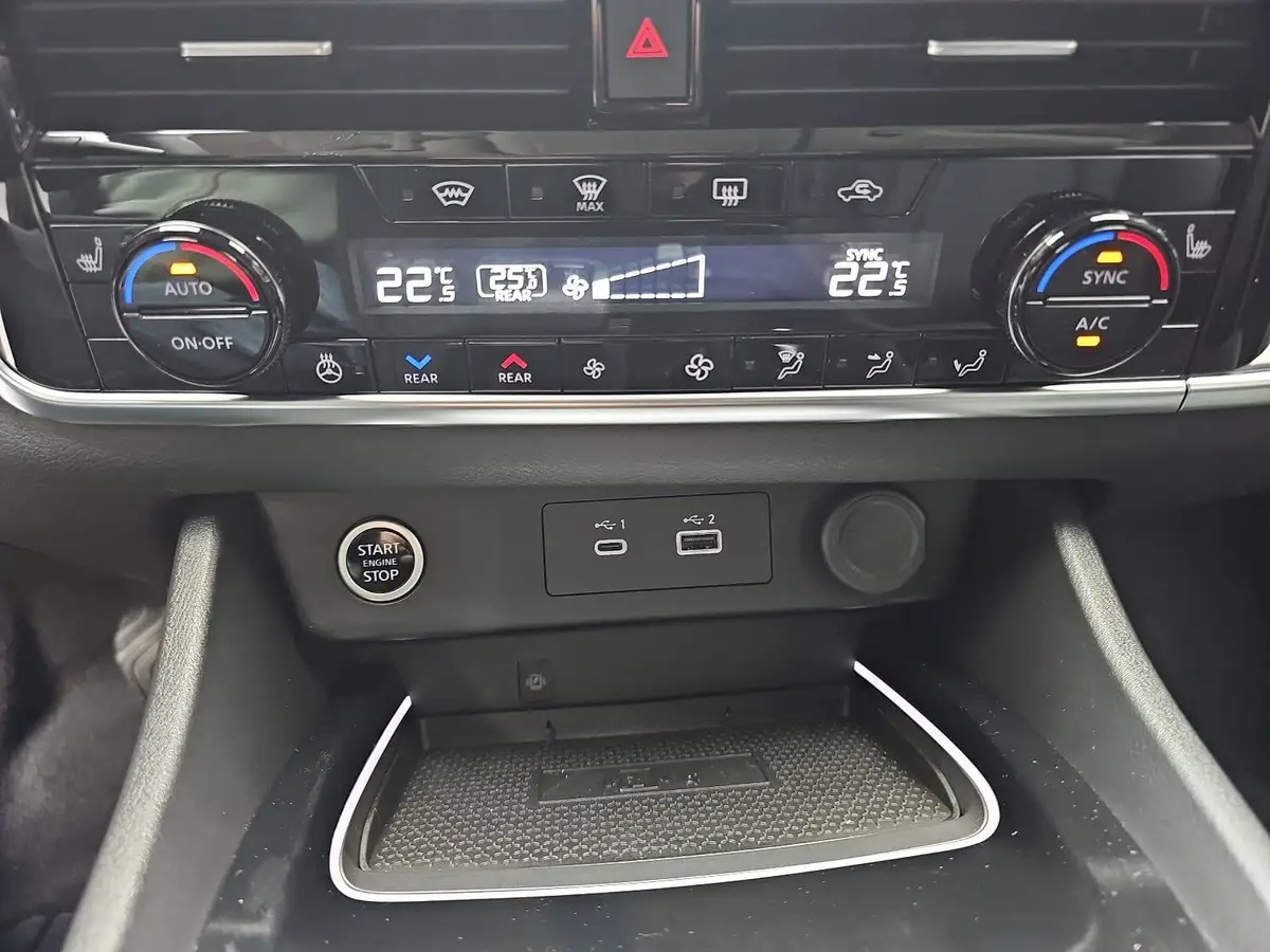 NISSAN X-TRAIL 1.5 VC-T MHEV AUTO. N-CONNECTA 19ZOLL HEAD-UP VOLL-LED