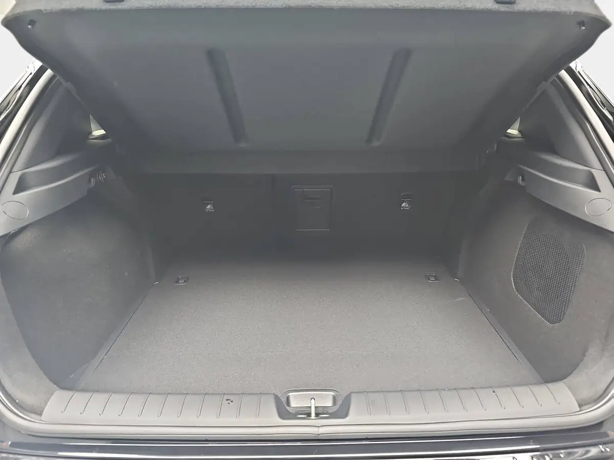 KIA K4 1.6 T-GDI 180 PS DCT7 GT-LINE MJ26 DRIVEWISE-PARK-PRO SITZ SOUND DESIGN GLASDACH