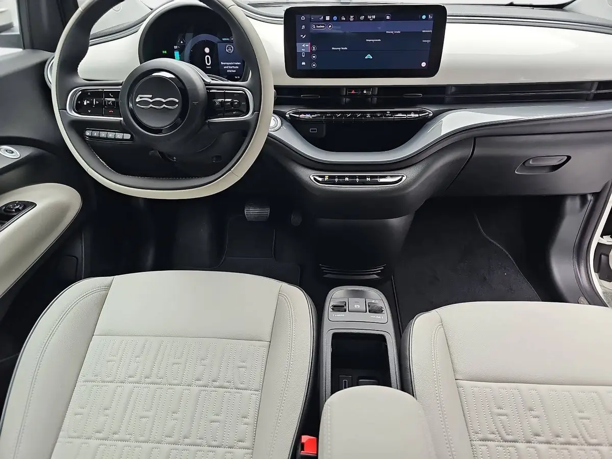 FIAT 500C ELEKTRO 42 KWH LA PRIMA