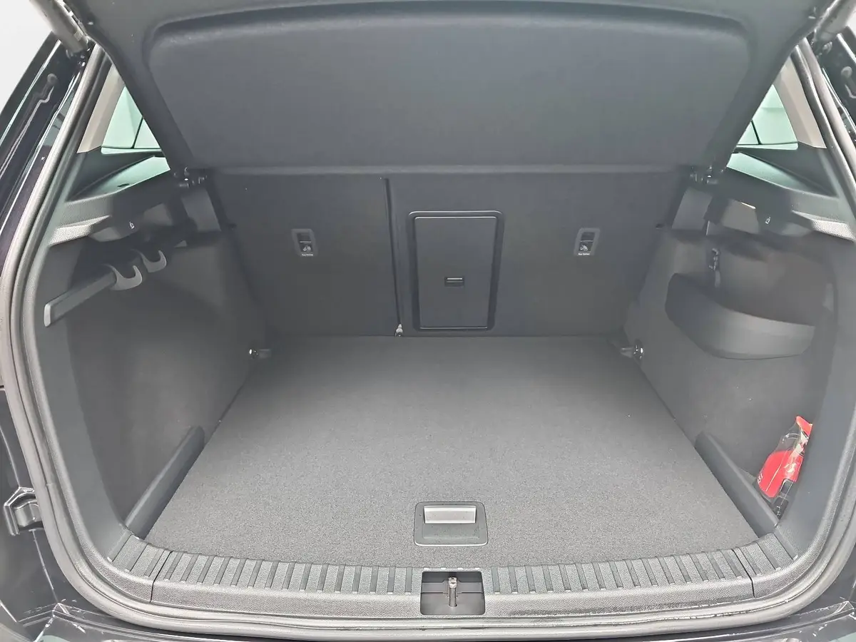 SKODA KAROQ 1.5 TSI DSG SELECTION NAVI LED ACC WINTER KAMERA A