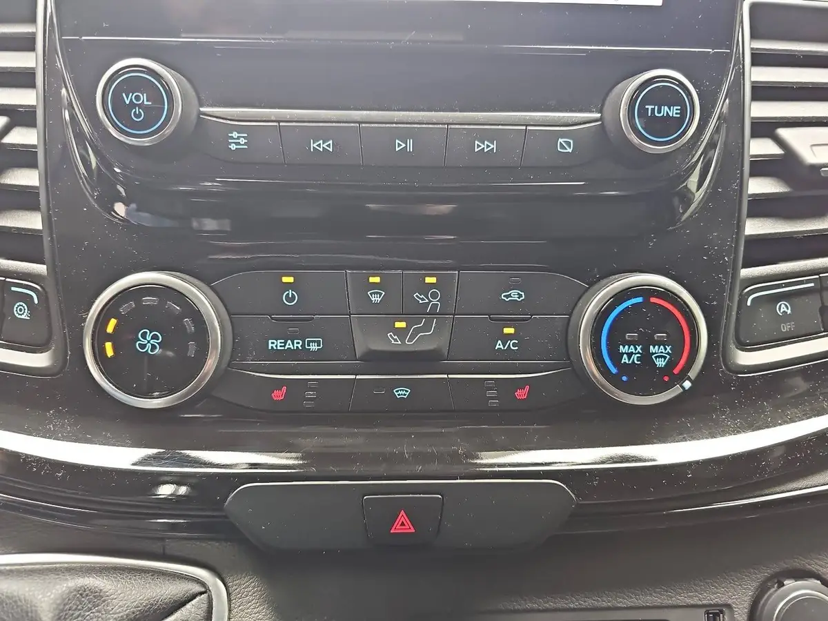 FORD TOURNEO CUSTOM KOMBI 2.0 TDCI KLIMA AUDIO 8-SITZE P-ASSIST KAMERA AHK 