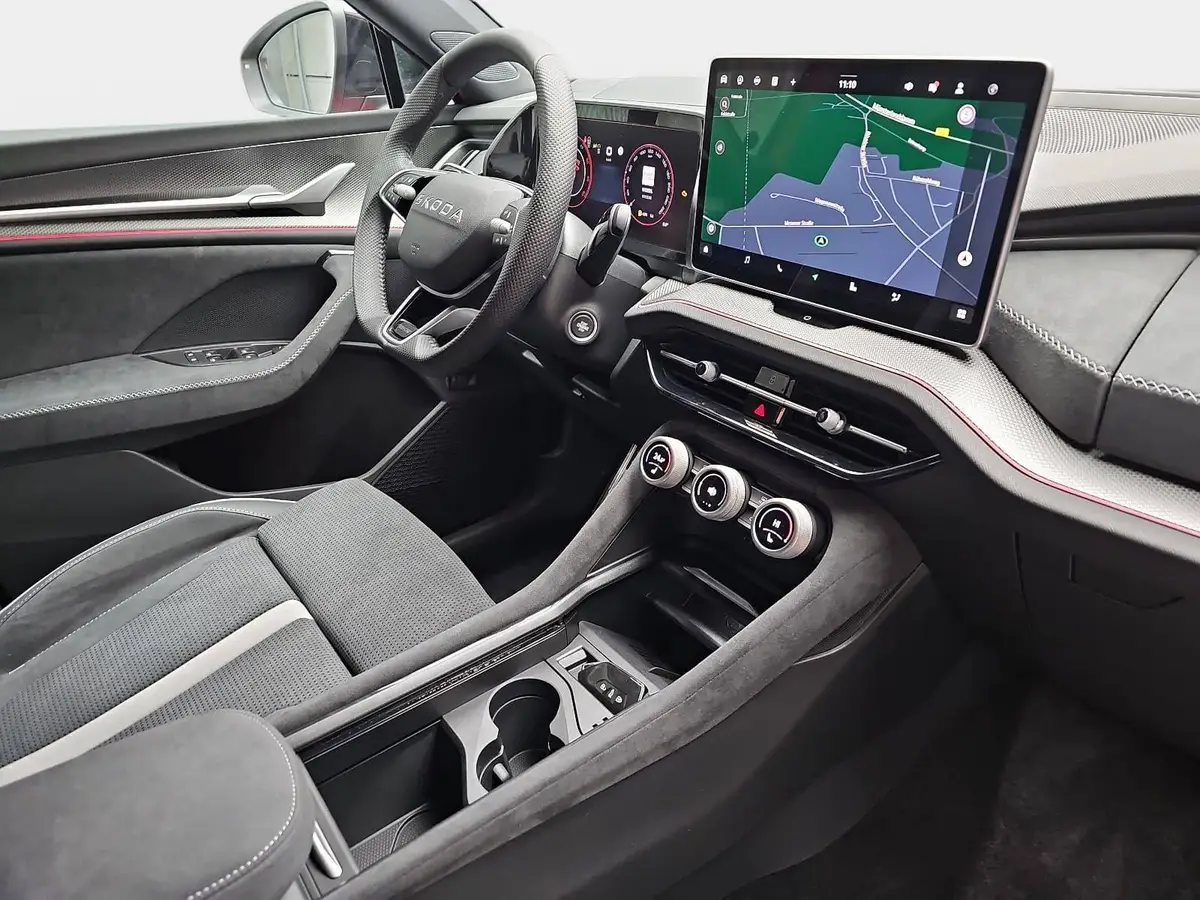 SKODA KODIAQ 2.0 TDI DSG SPORTLINE 4X4 NAVI LED ACC PANO 7S AHK