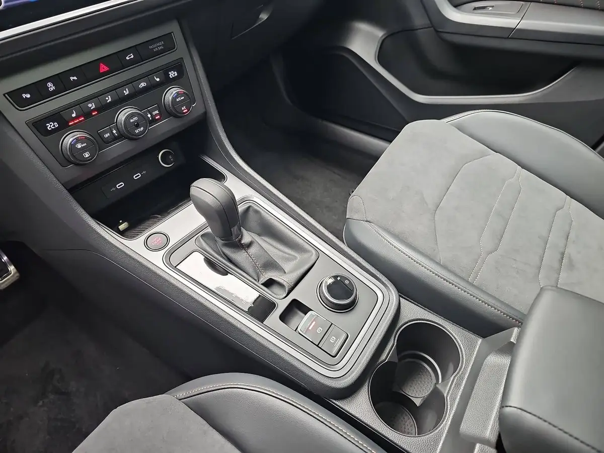 CUPRA ATECA 1.5 TSI DSG NAVI LED ACC PANO EL.HECKKLAPPE WINTER