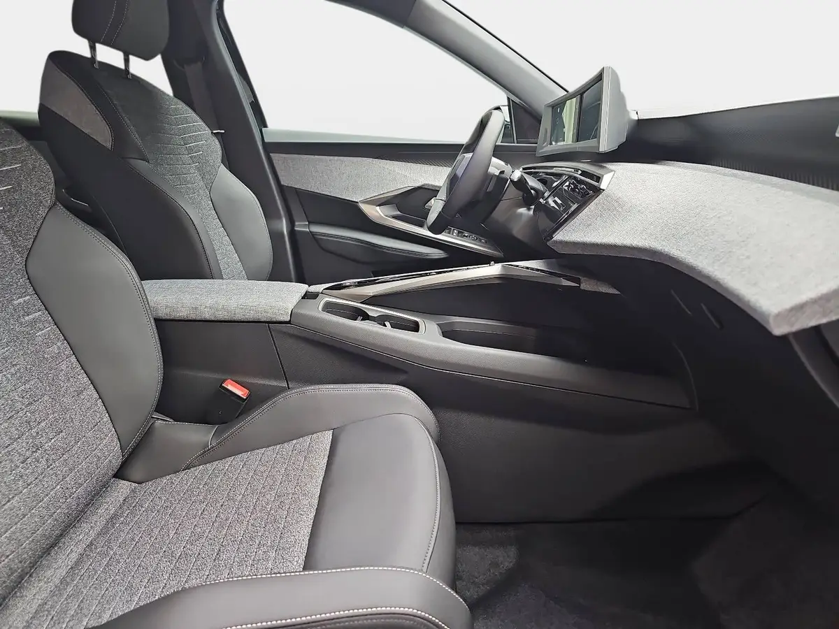 PEUGEOT 3008 1.2 HYBRID 145 E-DSC6 ALLURE LED DAB WINTER AHK LM