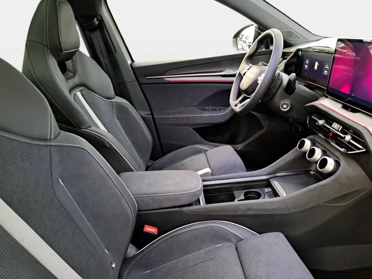 SKODA KODIAQ 1.5 TSI DSG SPORTLINE NAVI LED ACC PANO WINTER AHK