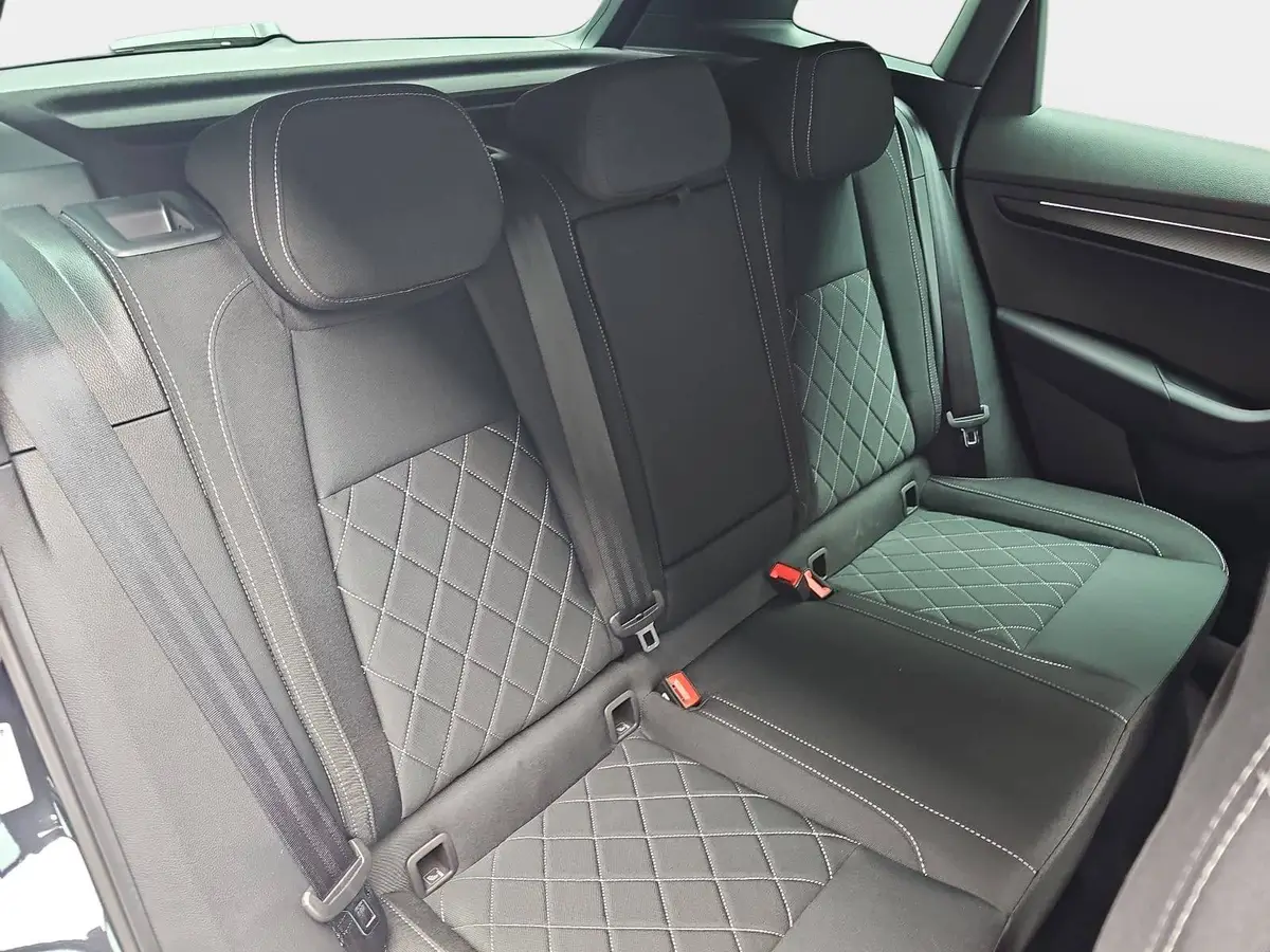 SKODA KAROQ 2.0 TSI DSG SPORTLINE 4X4 ACC AHK