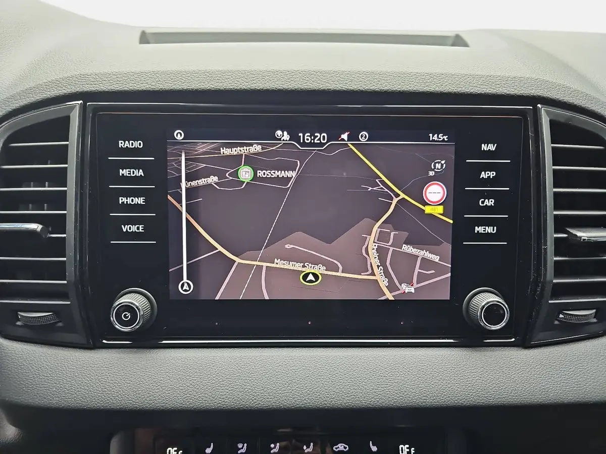 SKODA KAROQ 2.0 TDI DSG DRIVE NAVI LED AHK LM