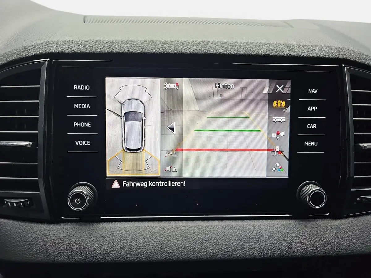 SKODA KAROQ 1.5 TSI DSG SPORTLINE NAVI LED-MATRIX PANO CANTON