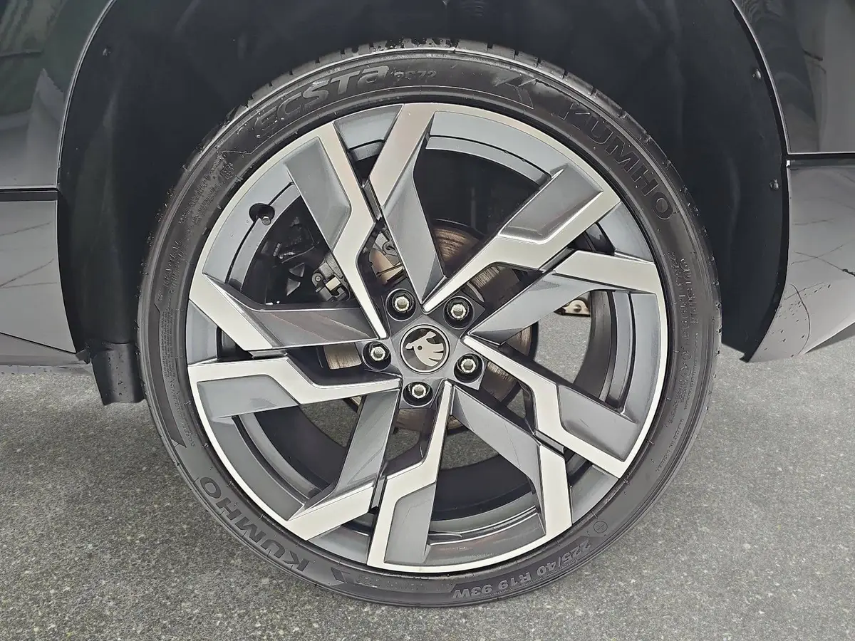 SKODA KAROQ 1.5 TSI DSG SPORTLINE NAVI LED PANO