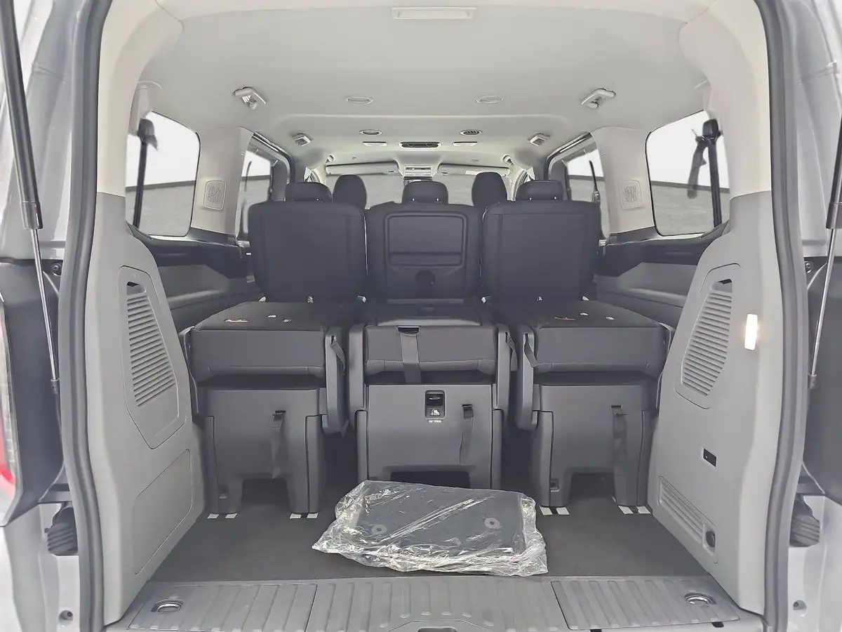 FORD TOURNEO CUSTOM 2.0 ECOBLUE AUTO. L1 TITANIUM X NAVI LED AHK