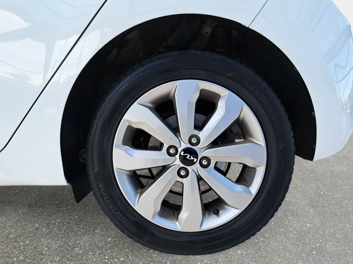 KIA RIO 1.2 VISION NAVI