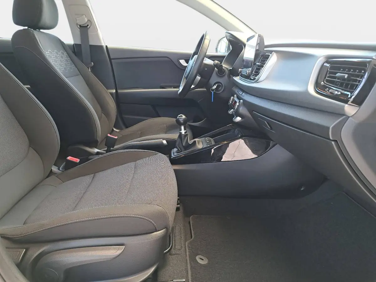 KIA RIO 1.2 VISION NAVI