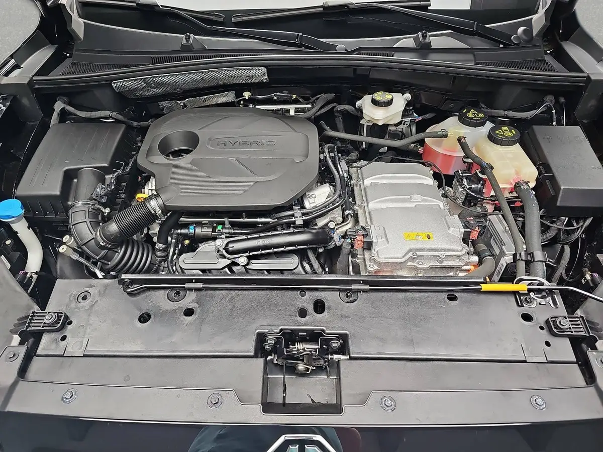 MG ZS 1.5 HYBRID+ LUXURY NAVI LM18 KEYLESS-ENTRY 360-GRAD-KAMERA