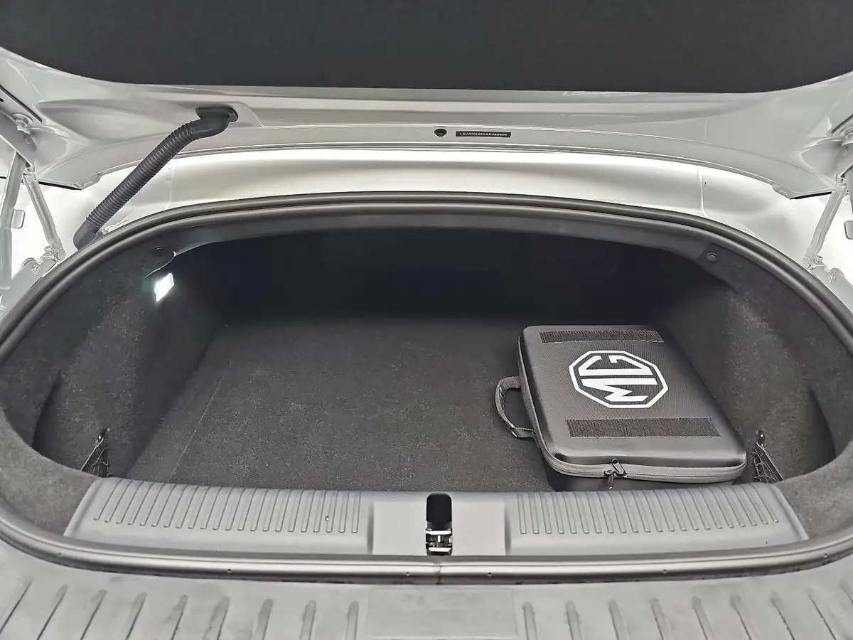 MG CYBERSTER EV 77 KWH XPOWER