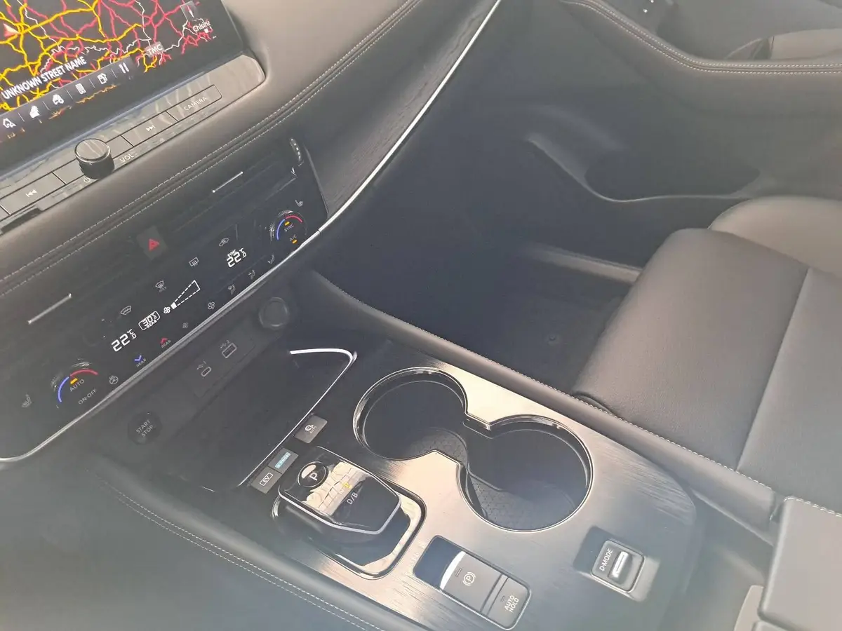 NISSAN X-TRAIL 1.5 VC-T E-POWER AUTO. TEKNA LM20