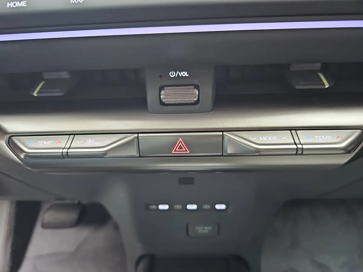 KIA EV2 42.2 KWH EARTH MJ27 WINTER-CONNECT TECHNOLOGY DRIVEWISE-PARK DESIGN