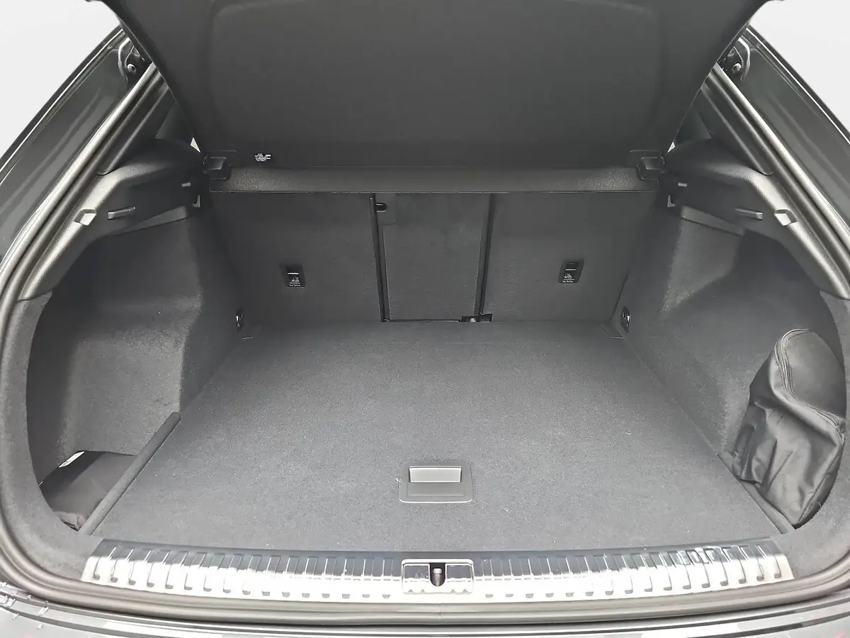 AUDI Q3 35 TDI S-TRONIC S LINE NAVI LED PANO ACC BLACK+ KA