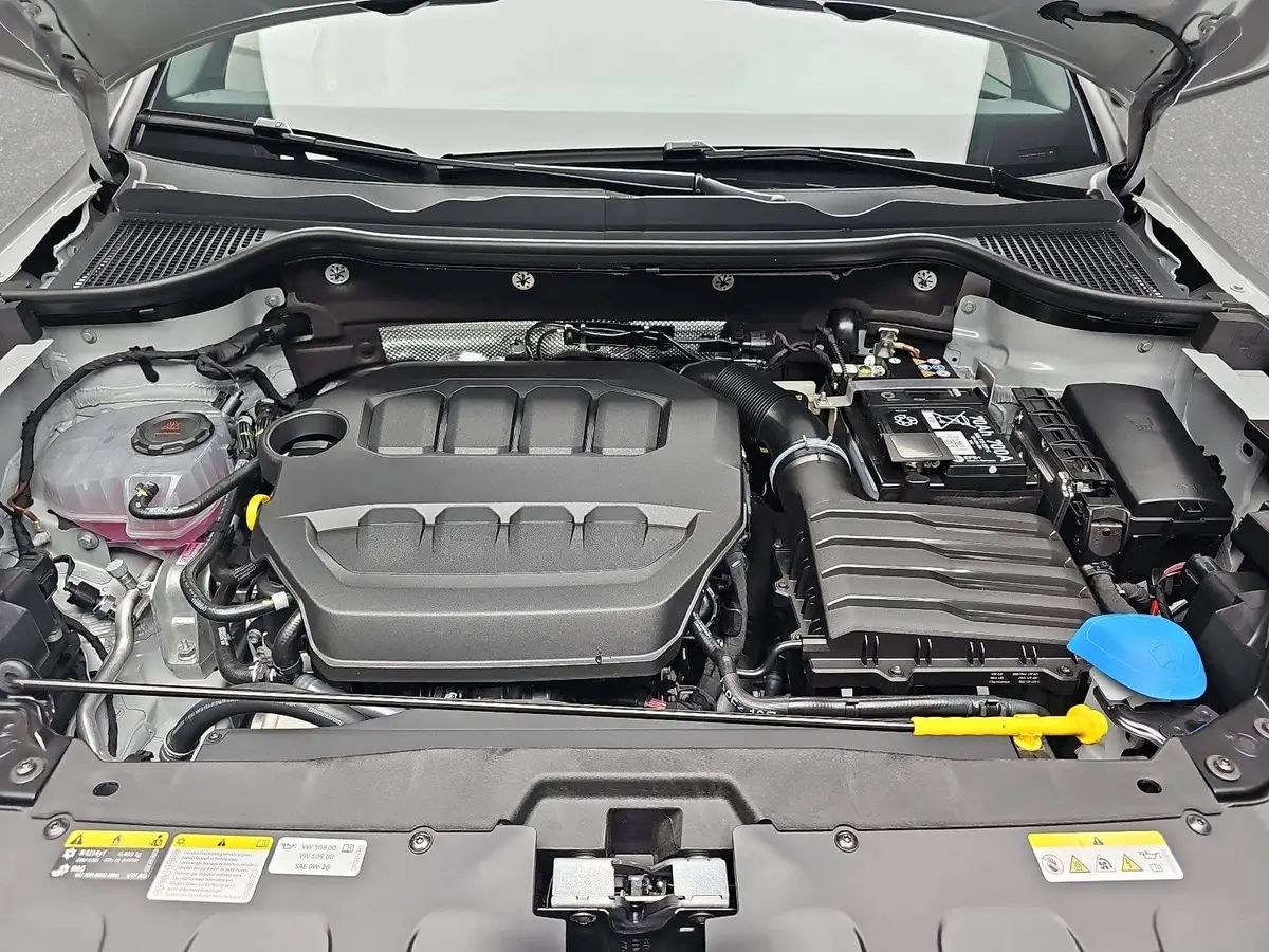 SKODA KAROQ 2.0 TSI DSG SPORTLINE 4X4 AHK PANO