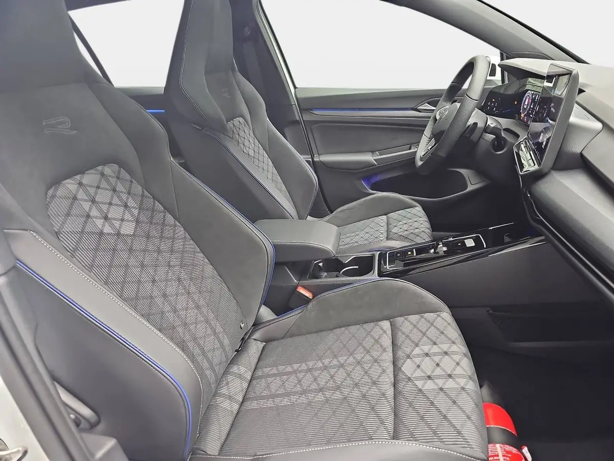 VW GOLF 1.5 ETSI DSG VIII R-LINE NAVI MATRIX-LED