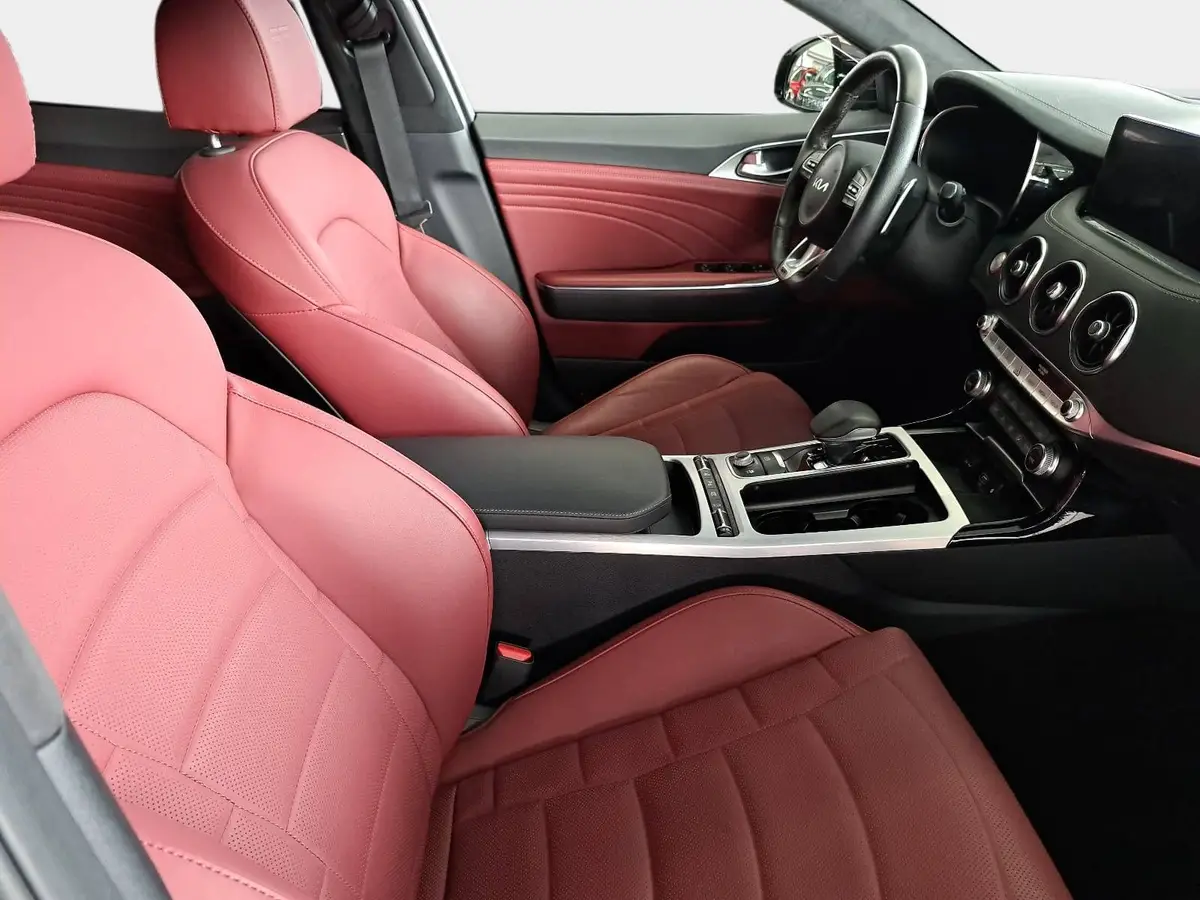 KIA STINGER 3.3 V6 T-GDI AUTO. 4WD GT NAVI LED LEDER WINTER KA