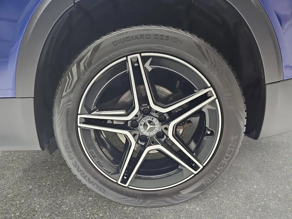 MERCEDES-BENZ GLB 200 200D AUTO. AMG-LINE AHK PANO LM