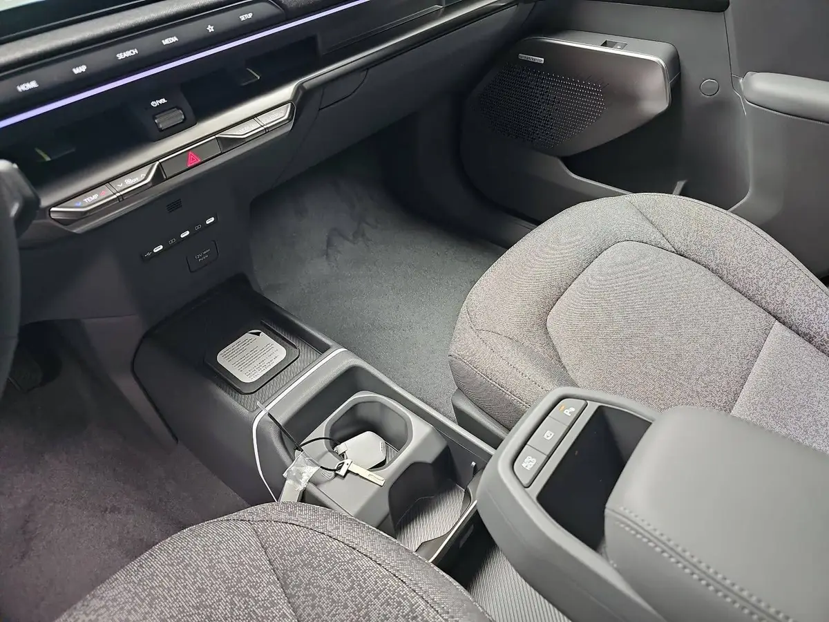 KIA EV2 42.2 KWH EARTH MJ27 4SITZE WINTER-CONNECT TECHN DRIVEWISE-PARK DESIGN