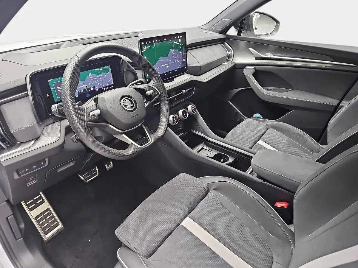 SKODA KODIAQ 1.5 TSI DSG SPORTLINE NAVI LED PANO 7-SITZE KAMERA