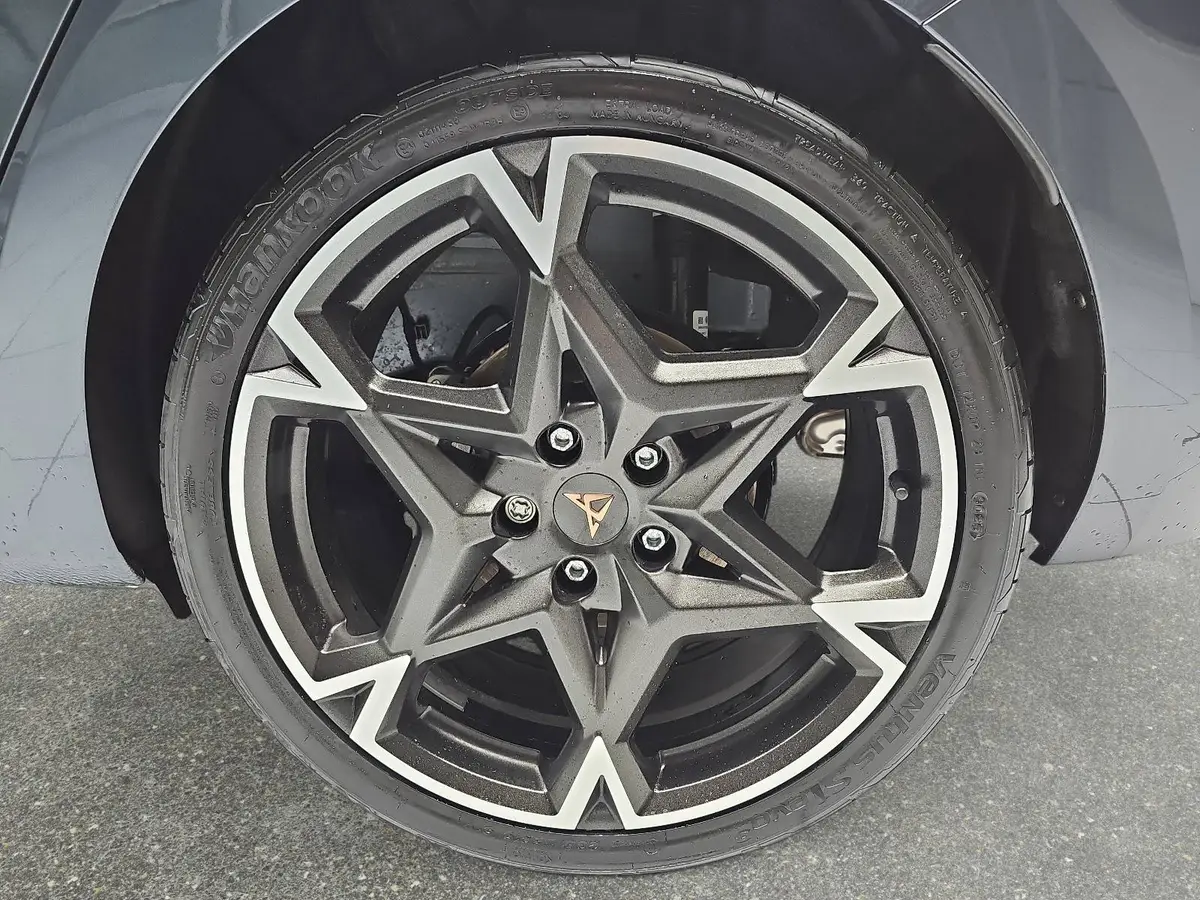 CUPRA LEON 1.5 ETSI DSG LED ACC DCC FULL-LINK WINTER PDC KAME