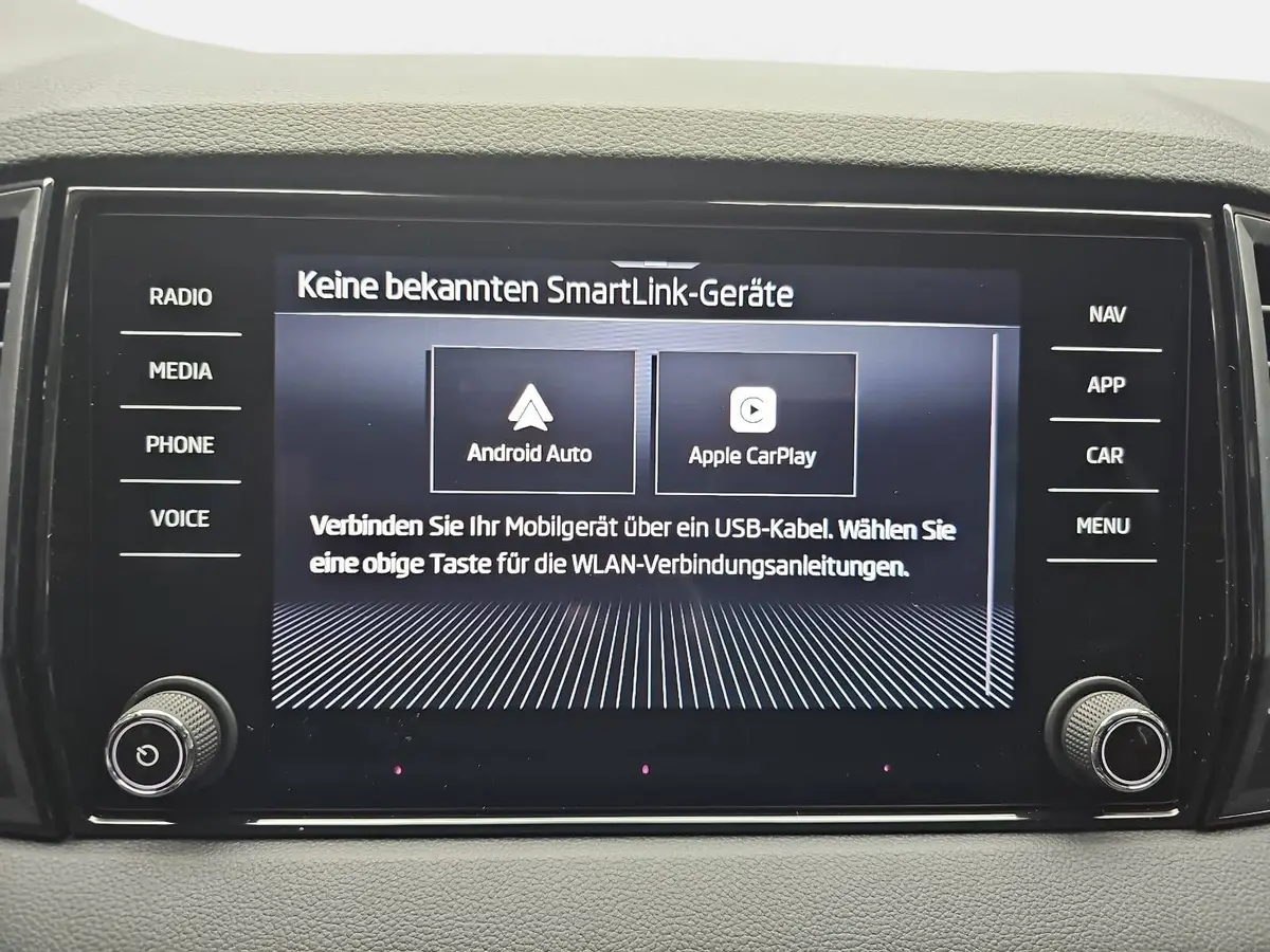 SKODA KAROQ 1.5 TSI DSG 130 JAHRE LED KLIMAAUTO SMARTLINK PDC 