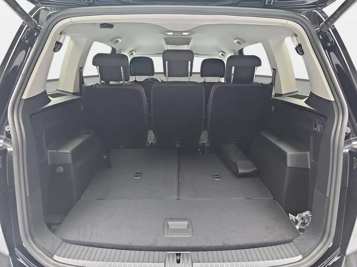 VW TOURAN 1.5 TSI DSG COMFORTLINE NAVI LED ACC 7-S AHK LM