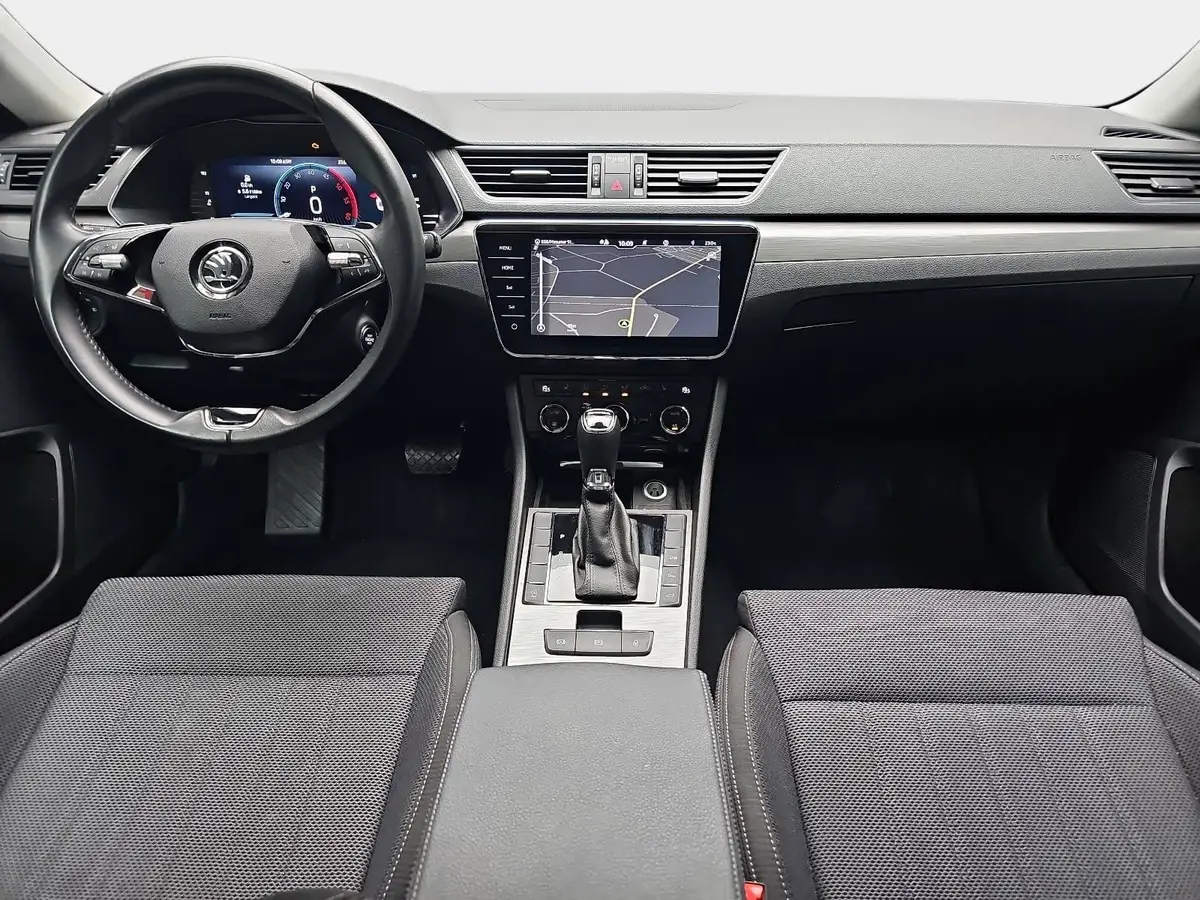 SKODA SUPERB COMBI 2.0 TDI DSG STYLE NAVI LED AHK