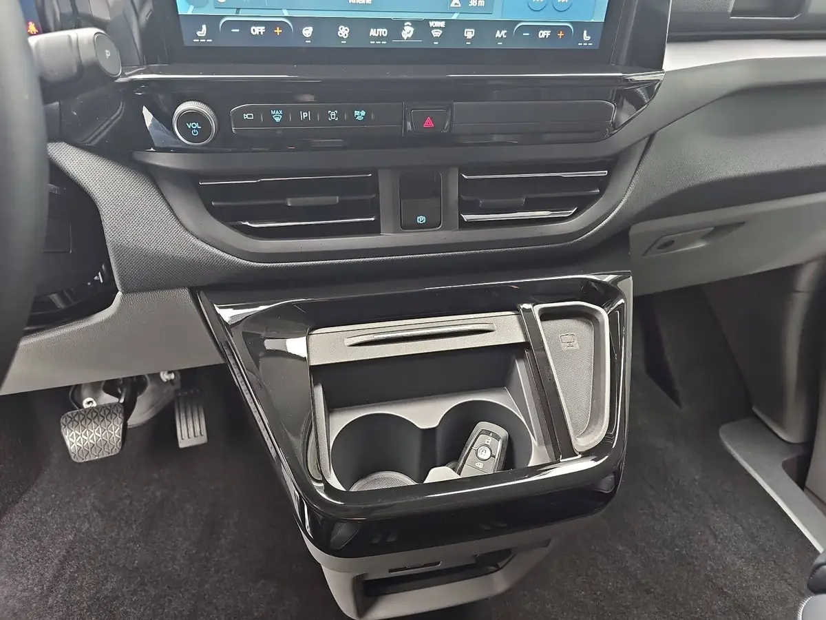 FORD TOURNEO CUSTOM 2.0 ECOBLUE AUTO. L1 TITANIUM X NAVI LED AHK