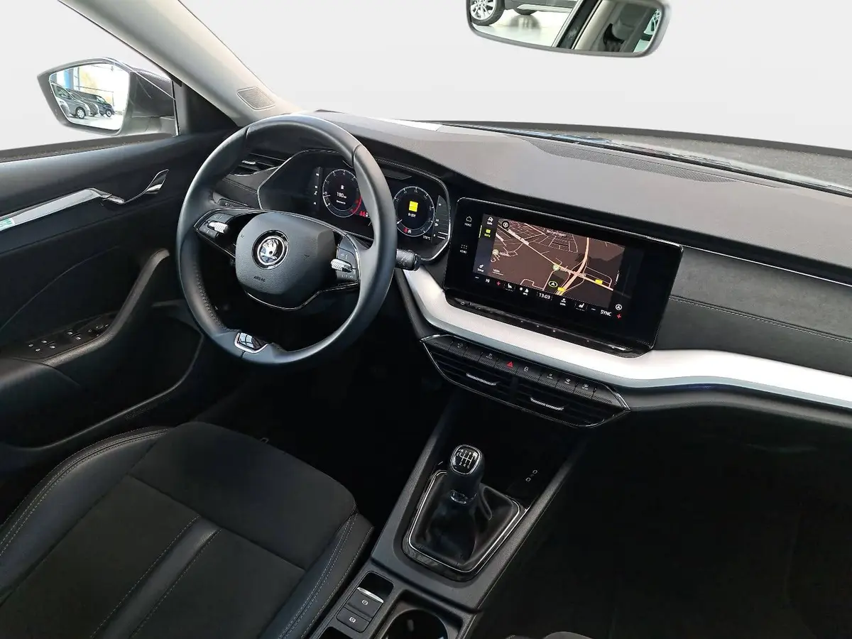 SKODA OCTAVIA COMBI 1.5 TSI ACT OPF STYLE NAVI MATRIX-LED KAMERA LM18