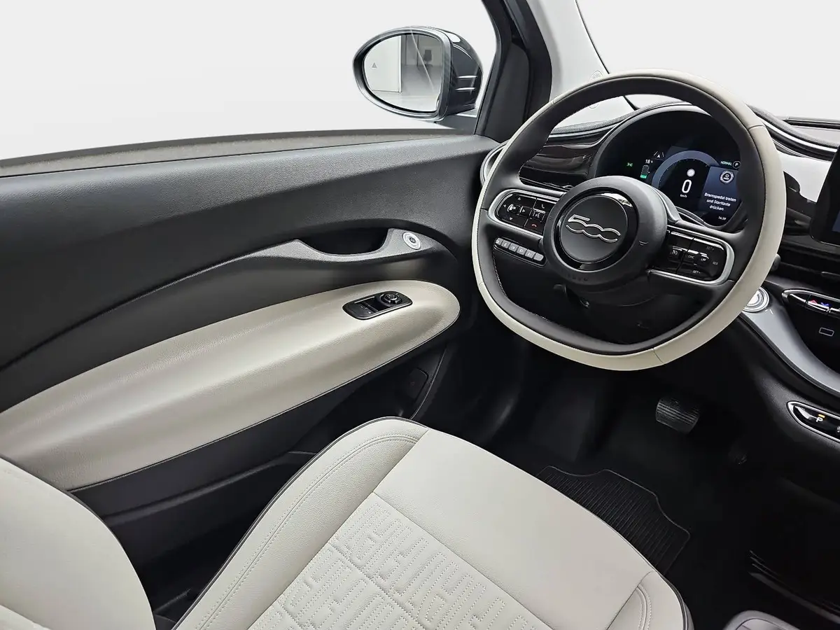FIAT 500E ELEKTRO 42 KWH LA PRIMA