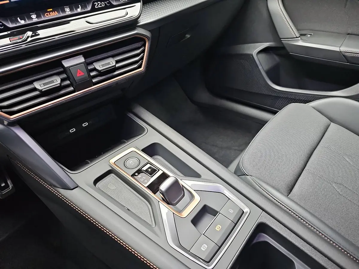 CUPRA LEON ST 1.5 ETSI DSG NAVI LED KLIMAAUTO ACC FULL-LINK KAME