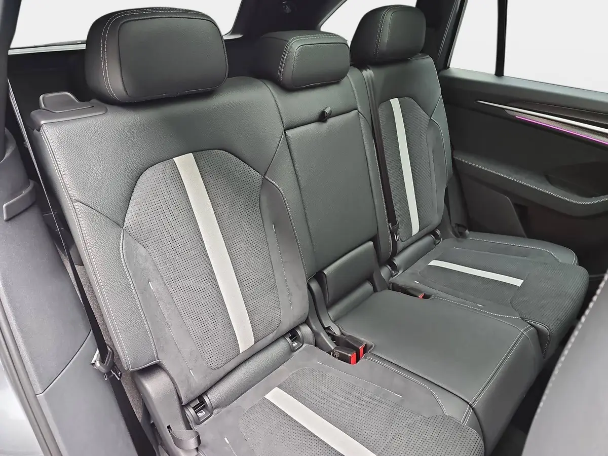 SKODA KODIAQ 1.5 DSG SPORTLINE NAVI LED ACC WINTER KAMERA AHK L