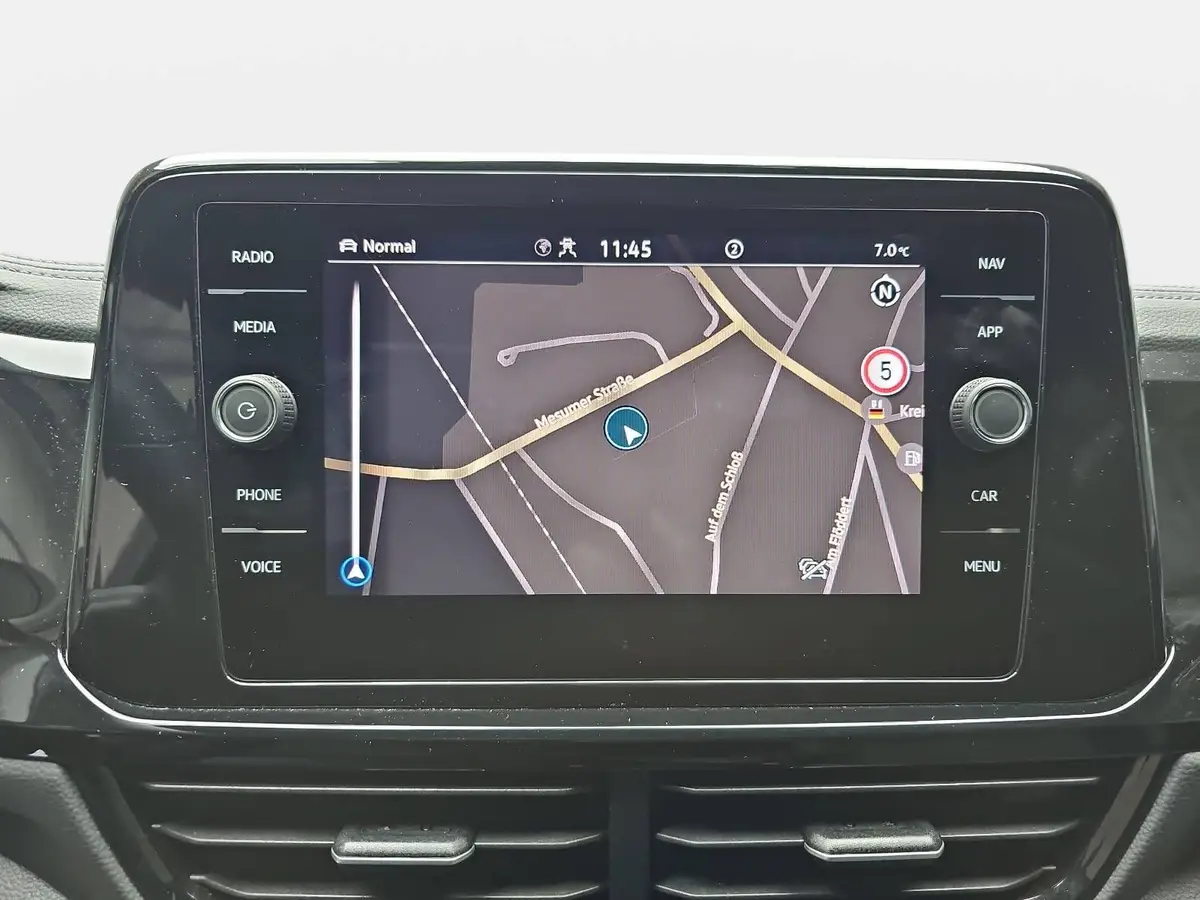 VW T-ROC 1.5 TSI DSG R-LINE NAVI KLIMA LED KAMERA WINTER AH