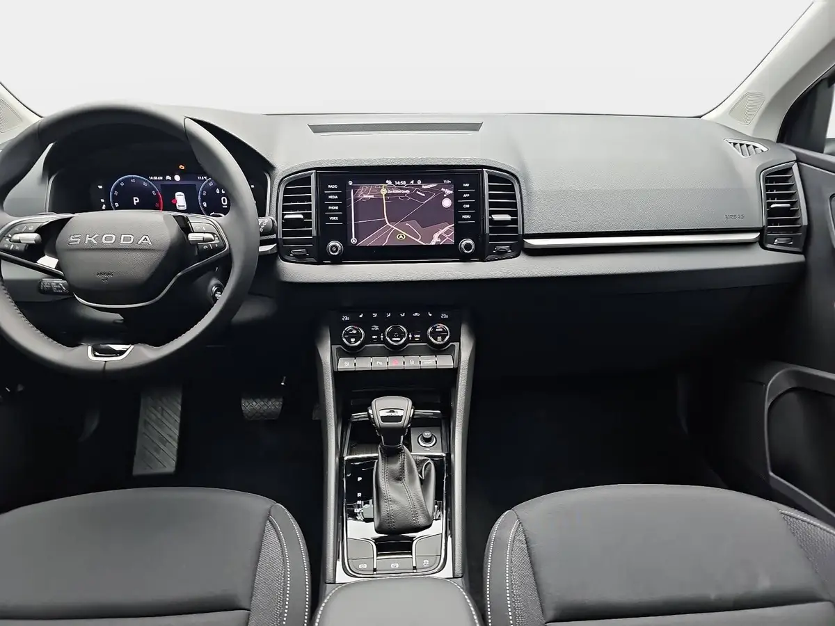 SKODA KAROQ 1.5 TSI DSG SELECTION LED ACC AHK