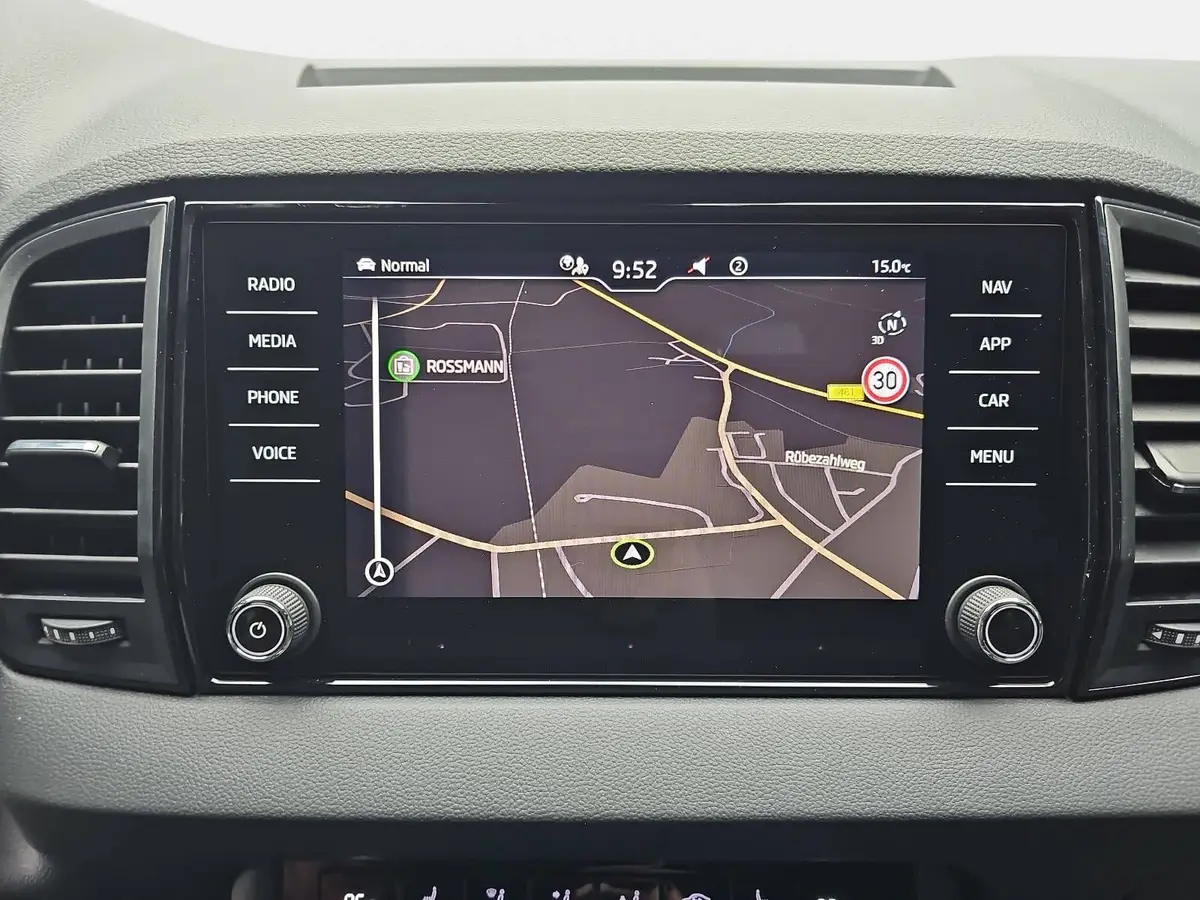 SKODA KAROQ 2.0 TSI DSG SPORTLINE 4X4 ACC AHK