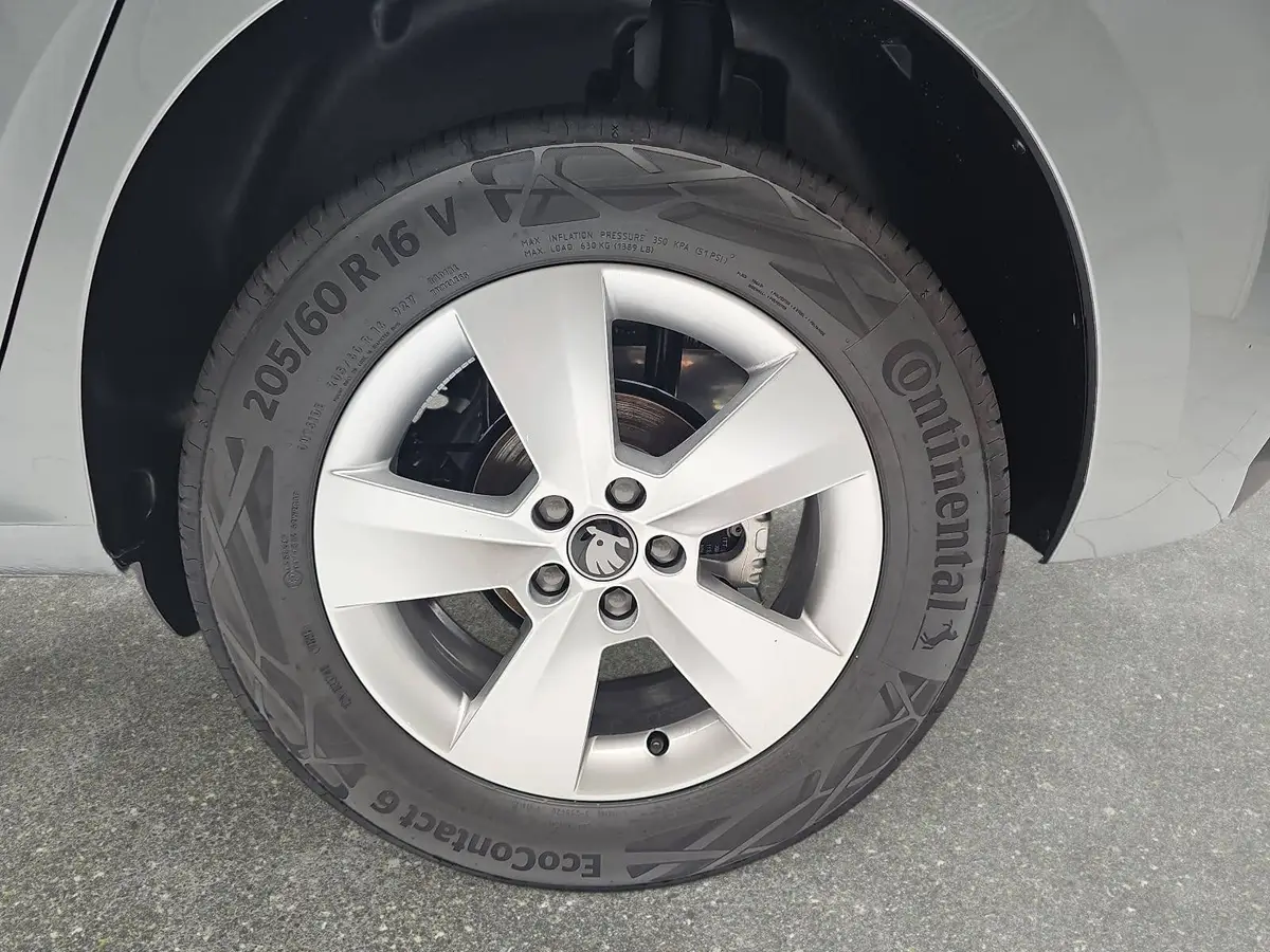 SKODA KAMIQ 1.0 TSI DSG CLASSIC LED KAMERA LM