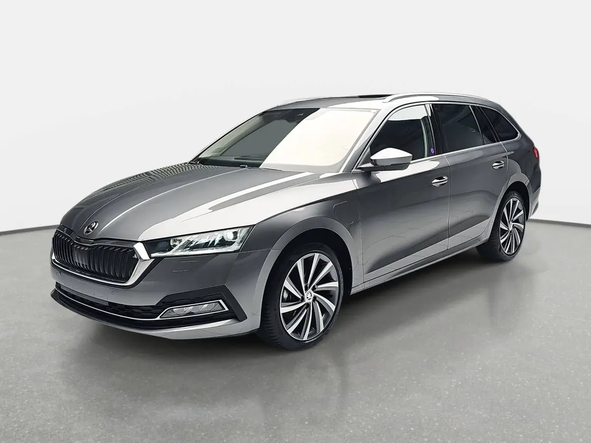 SKODA OCTAVIA COMBI 1.4 TSI IV DSG STYLE NAVI LM